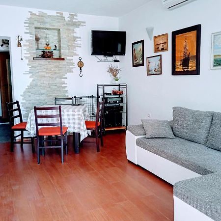 Harbour-Side Apartment With Beautiful Terrace Podgora Esterno foto