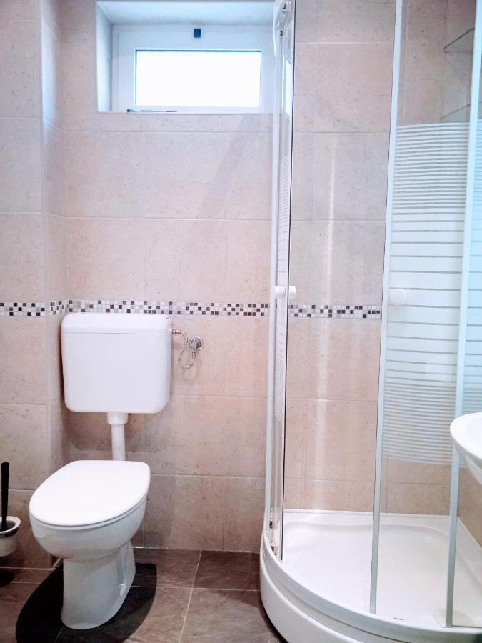 Harbour-Side Apartment With Beautiful Terrace Podgora Esterno foto