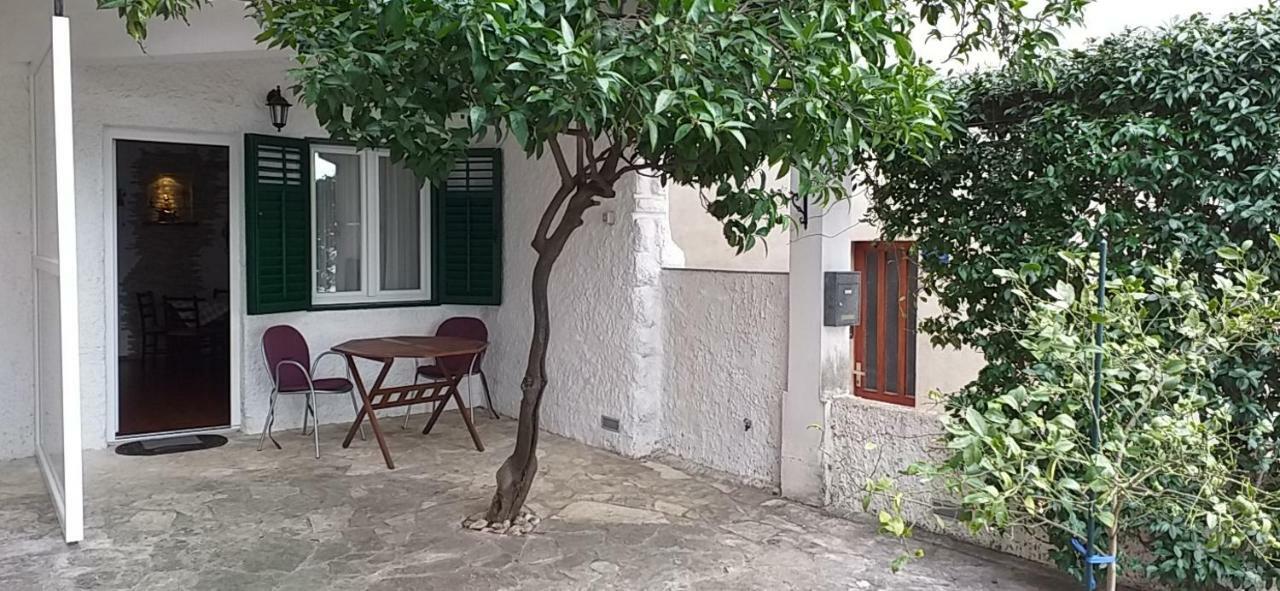 Harbour-Side Apartment With Beautiful Terrace Podgora Esterno foto